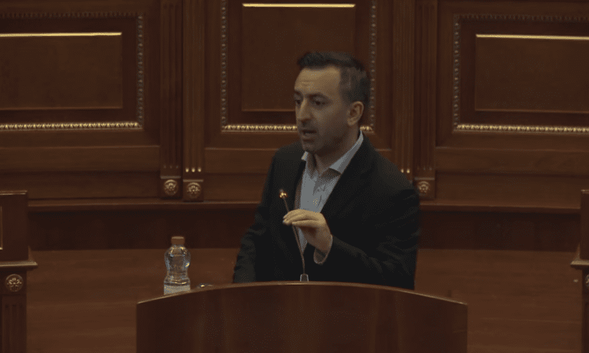 Rrëshqitja e dheut në autostradë, deputeti i kërkon Bashës ndërhyrje urgjente