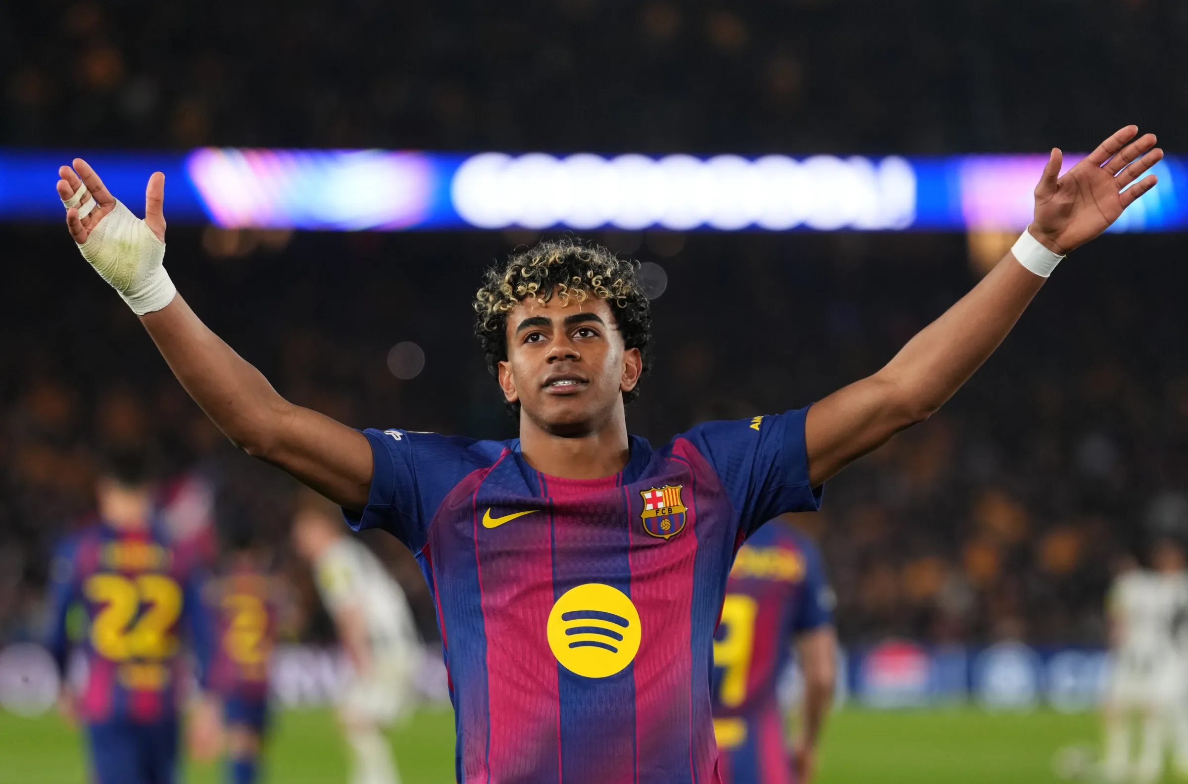 Barcelona fiton lehtë derbin katalunas, i ikën Realit në garën për titull