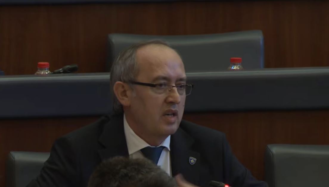 Rishikimi i buxhetit, Hoti: Kjo çasje është abuzuese me paranë publike