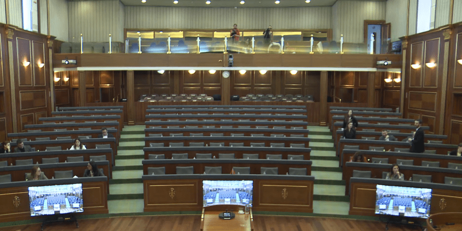 LVV nuk kthehet në Kuvend pas pauzës, nis seanca për çmimet e naftës