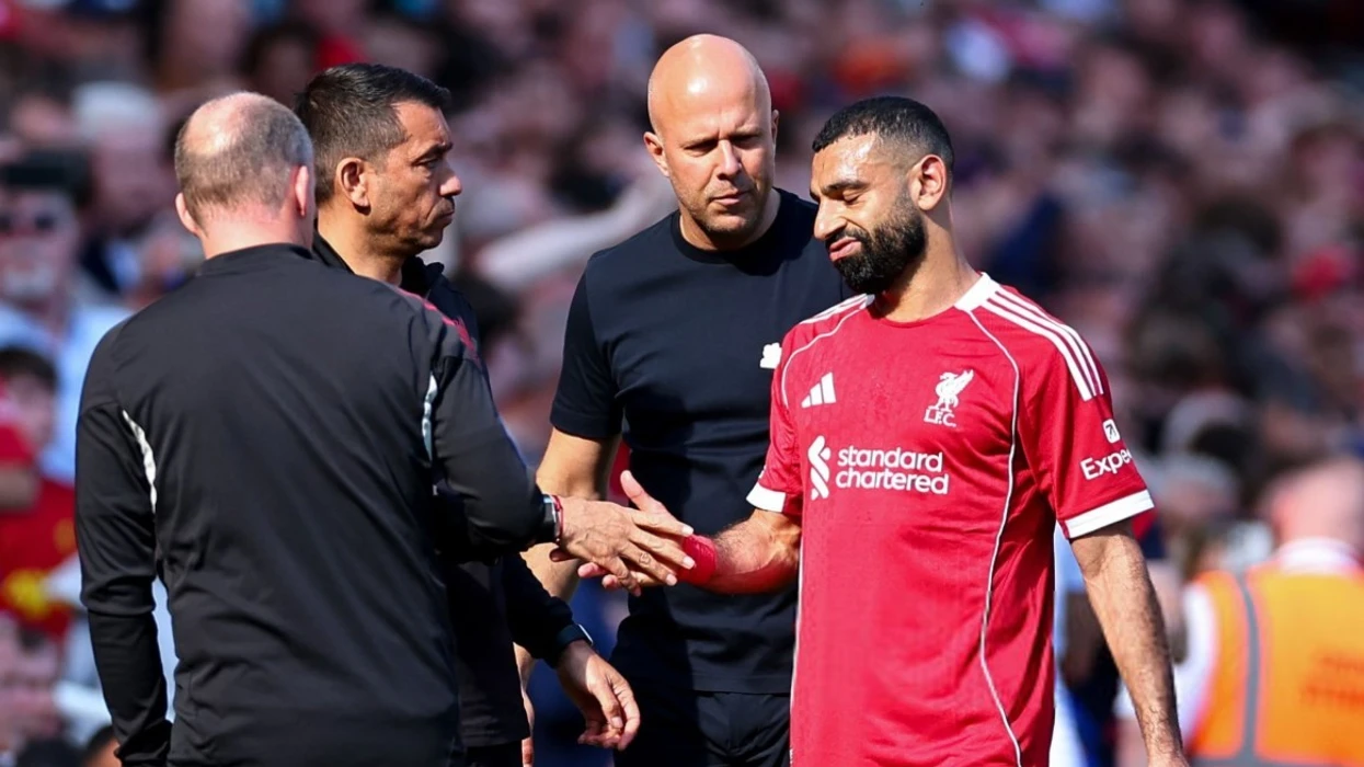 A e zhvilloi Mo Salah lojën e fundit me Liverpoolin? Ylli egjiptian u përshëndet me tifozët pas lëndimit