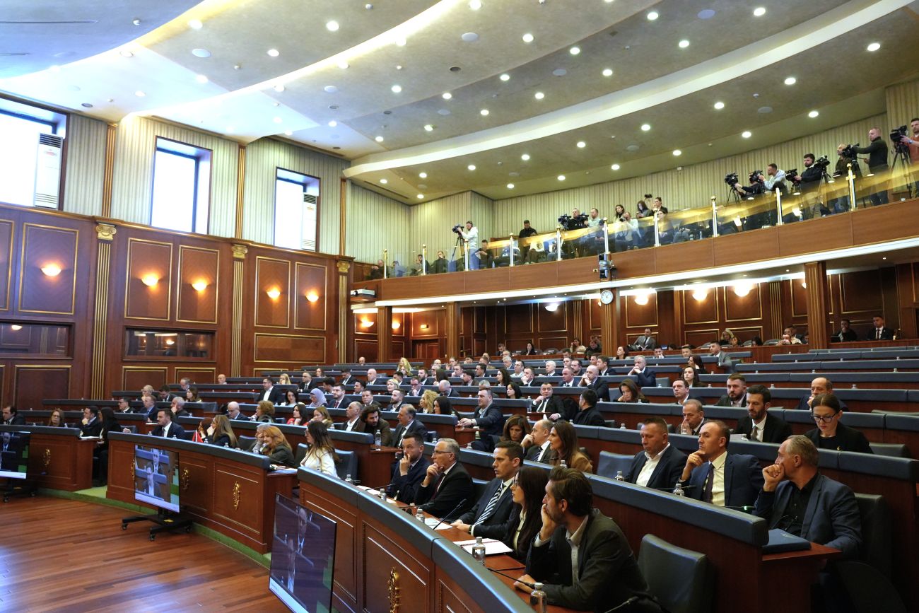 Seancë e jashtëzakonshme, 10 pika diskutimi në rend dite