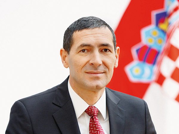 Kotromanoviq: Nëse rusët do ta kishin mundur Ukrainën brenda një muaji, Vuçiq do ta kishte sulmuar Kosovën