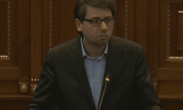  Murati ia shpalos deputetëve “pakon” e VV’’së për Presidentin: Kjo çështje mund të zgjidhet sot