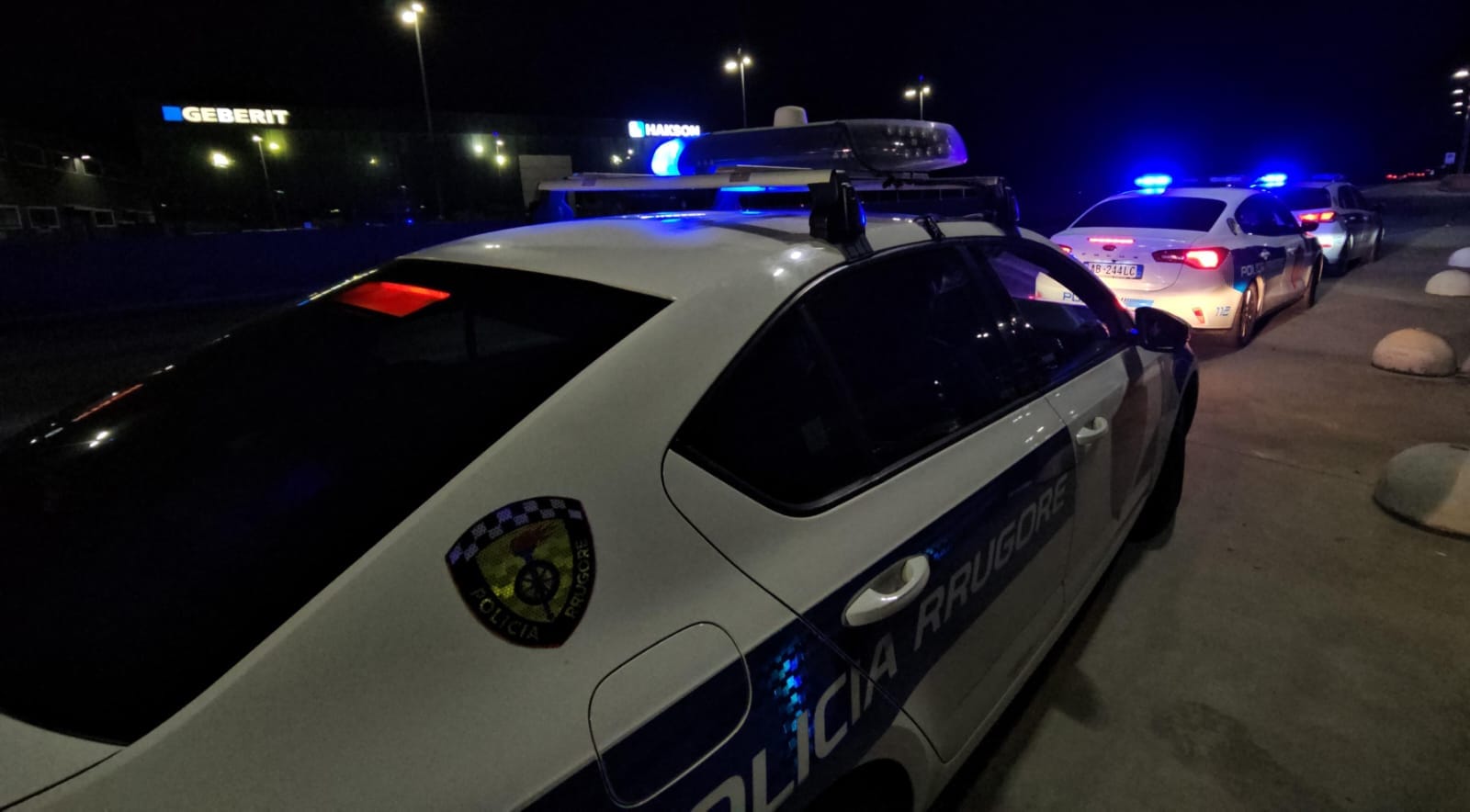 Alarm për bombë në qendrën tregtare në Tiranë, reagon policia