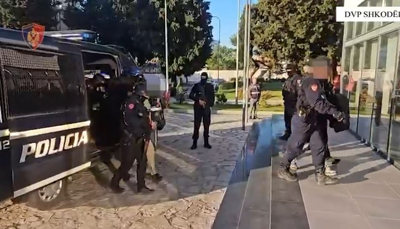 Shkodër: Kërcënuan babë e bir për përfitim pasurie, arrestohen tre persona