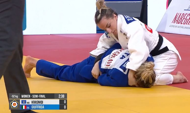 Distria Krasniqi i siguron medalje Kosovës, shkon në finale të Kampionatit Europian
