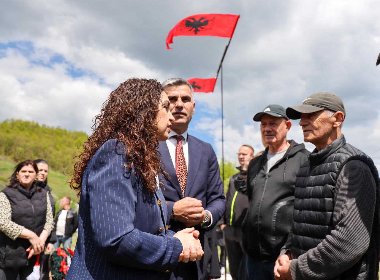 “S’harrojmë, s’falim dhe s’heqim dorë nga drejtësia”, Osmani nderon martirët e Masakrës së Studimes