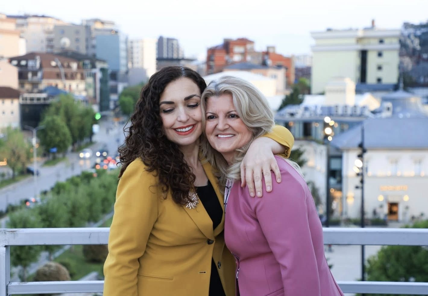 Aktivistja Arjeta Musliu i hyn politikës, bashkohet me Vjosa Osmanin