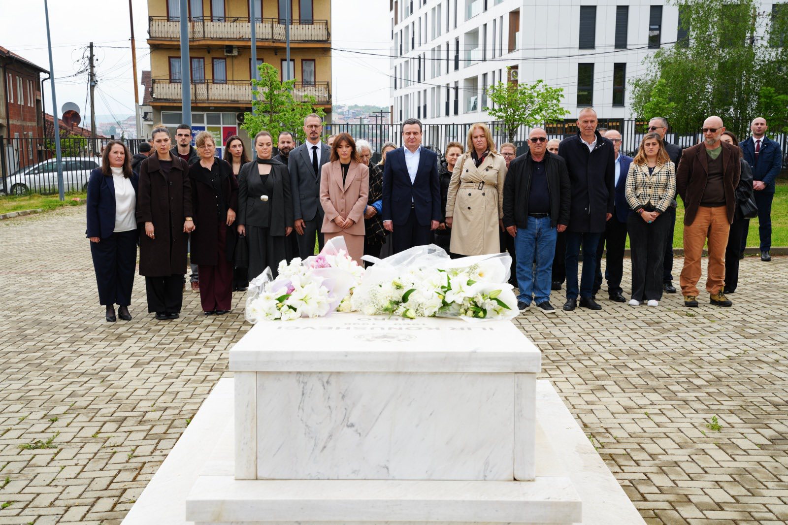 Haxhiu përkujton Konushevcin dhe Malajn në 28-vjetorin e vrasjes së tyre