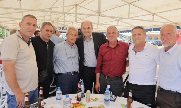 Enver Hoxhaj takon veteranët e UÇK-së në Suharekë: Ata bartin mbi supe historinë e lirisë së Kosovës