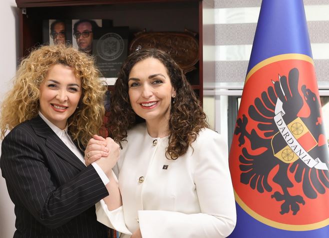 Albena Rexhitaj i bashkohet Vjosa Osmanit