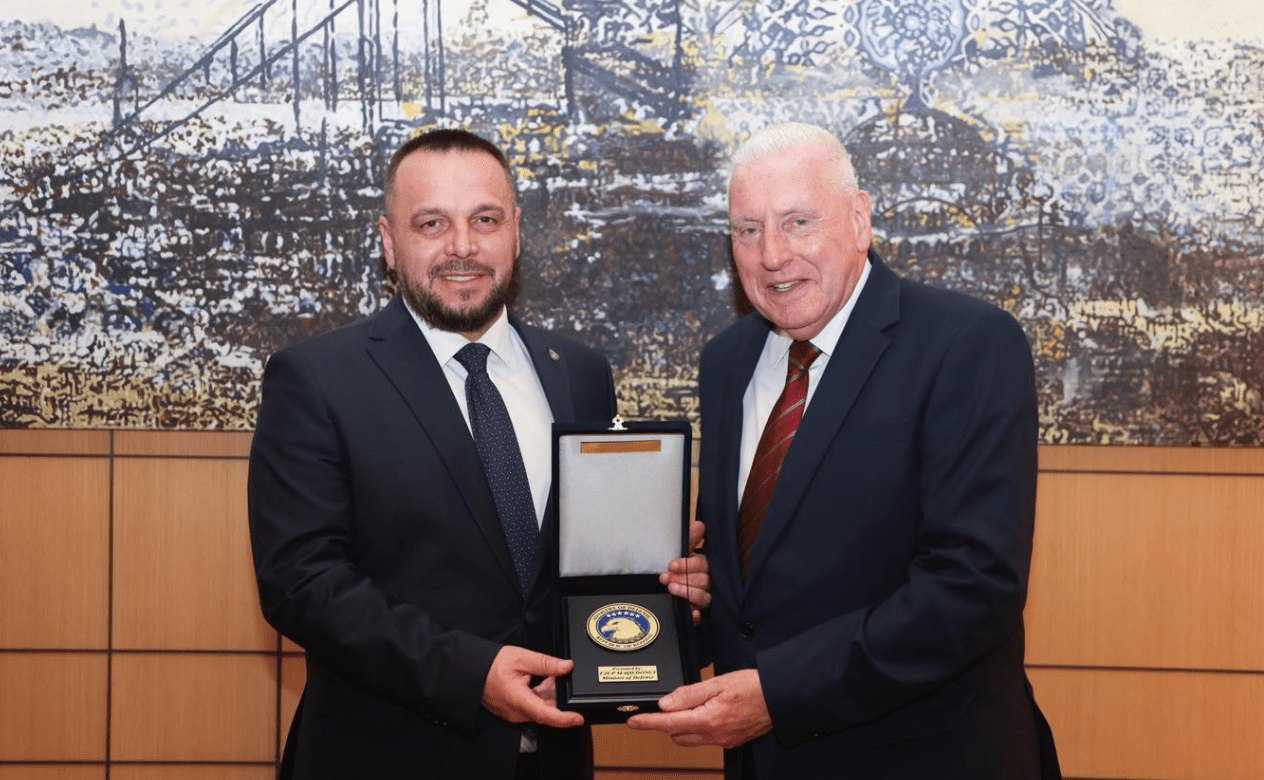 Maqedonci e falënderon homologun britanik, për kontributin në mbrojtjen e Kosovës