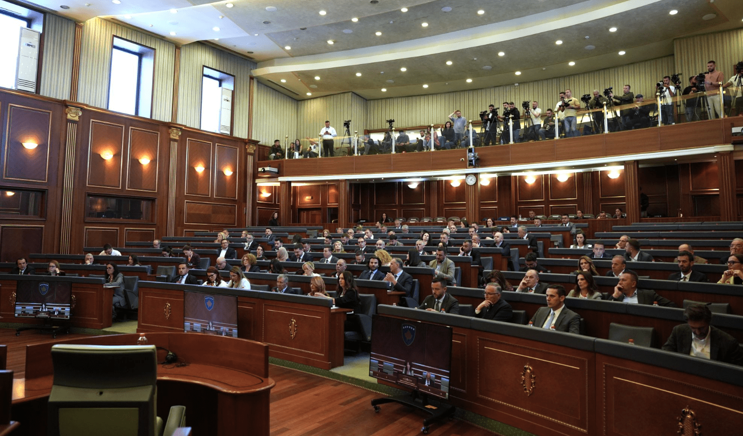 IKD: Mbi 40% e seancave të Kuvendit ishin të jashtëzakonshme