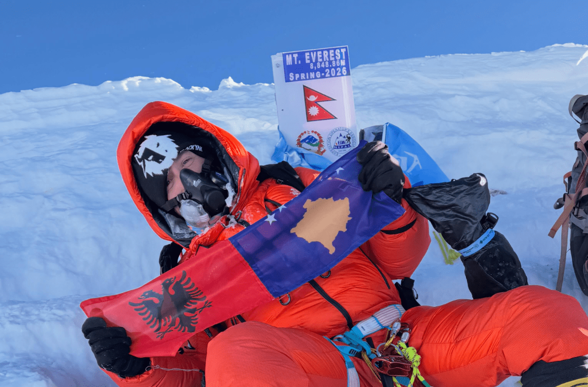 Petrit Kllokoqi ngjitet në Everest, majën më të lartë në botë