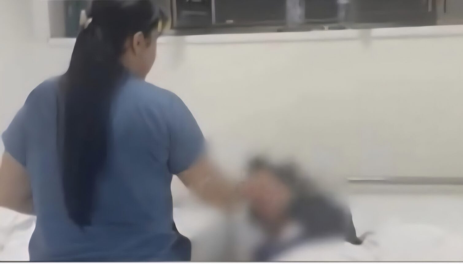Skandal në Klinikën e Psikiatrisë në Tiranë, infermierja ofendon rëndë pacienten