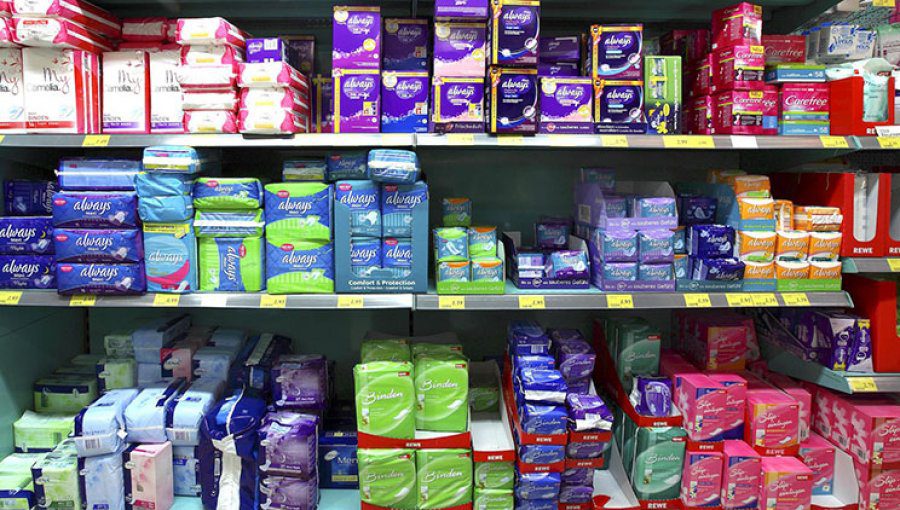 “Produktet menstruale nuk janë luks”, QIKA: Hiqeni TVSH-në prej 18%