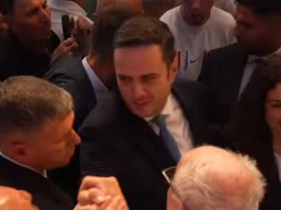“LDK është dashni” – Abdixhiku poston një video me përkrahje të madhe në takimin me mërgatën