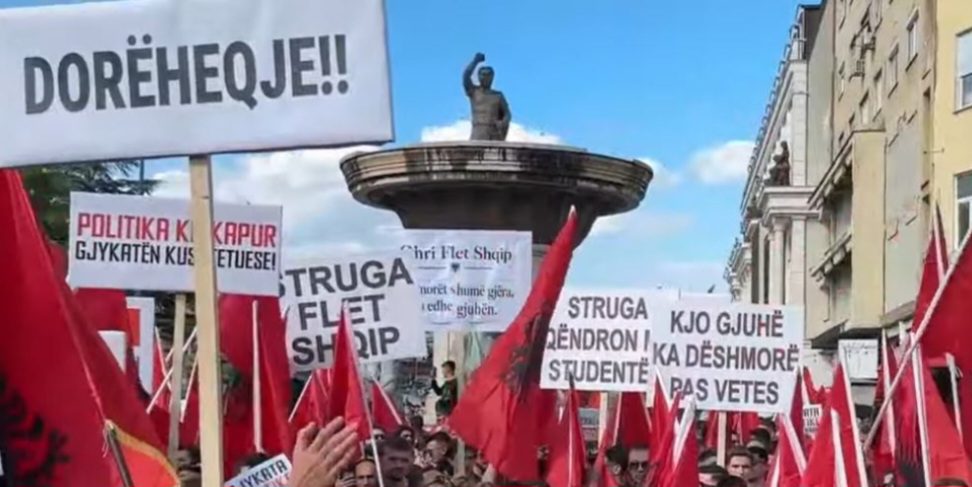 Shkupi “vishet” kuq e zi, studentët shqiptarë njëzëri: Besa besë, besën e kem dhanë…