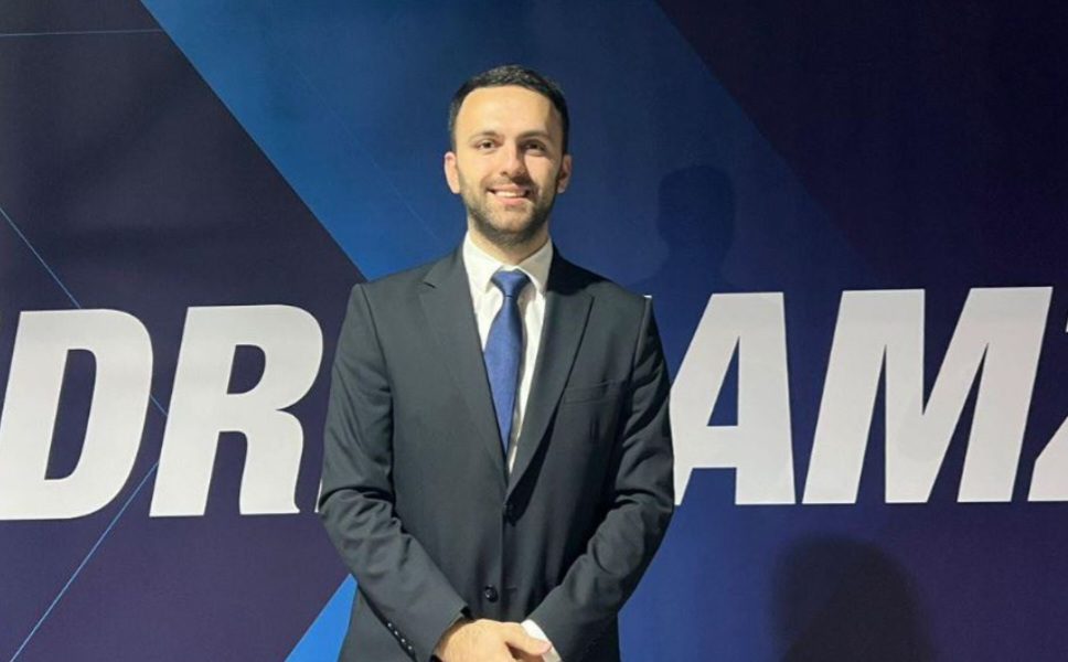 “Në kohën e duhur” – Djali i Jakup Krasniqit i gëzohet marrëveshjes së PDK-së me Limajn