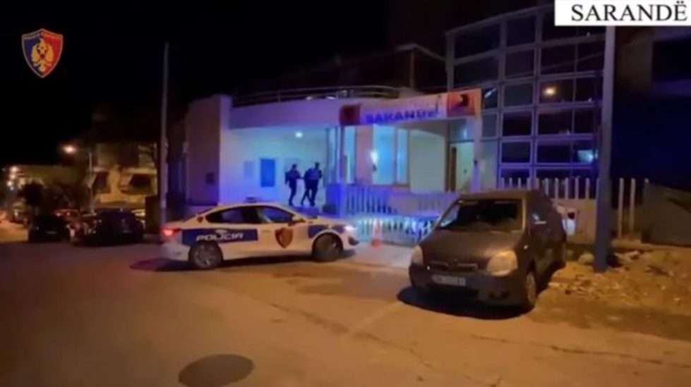 Lëshohen 12 urdhërarreste për policë, zyrtarë dhe biznesmenë në Sarandë e Ksamil