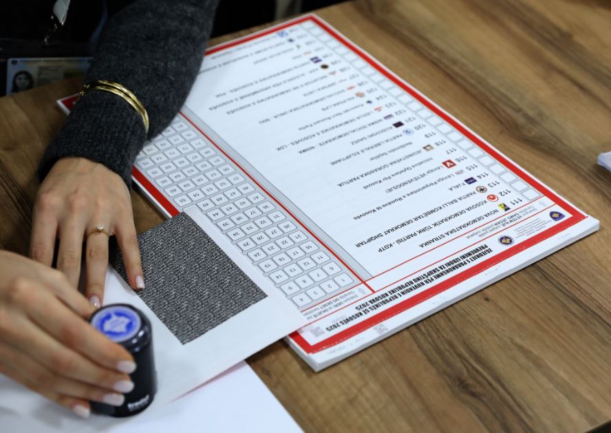 Zgjedhjet e 7 qershorit – KQZ publikon listat e kandidatëve për deputetë
