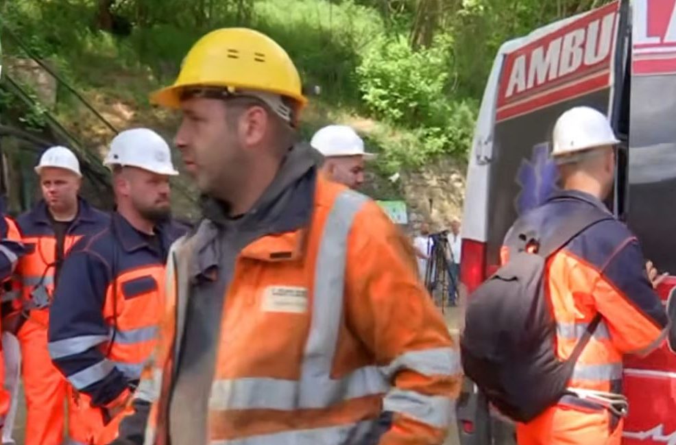 “Rreth 800 metra thellë” – Nxirren minatorët e ngujuar në Trepçë