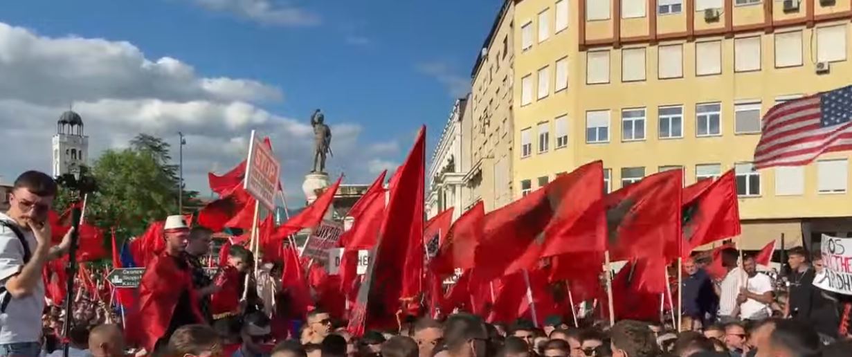 Studentët nga Shqipëria bllokohen afër Shkupit