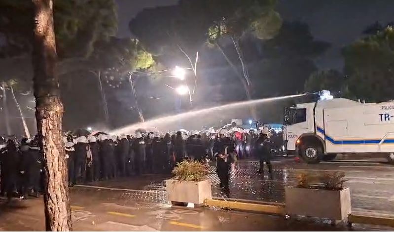 Përplasjet në protestën e opozitës, procedohen 7 persona