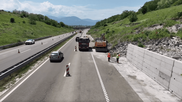 Basha thotë se nga dje ka nisur pastrimi i dheut në Autostradë: Vonesat u shkaktuan pa fajin tonë