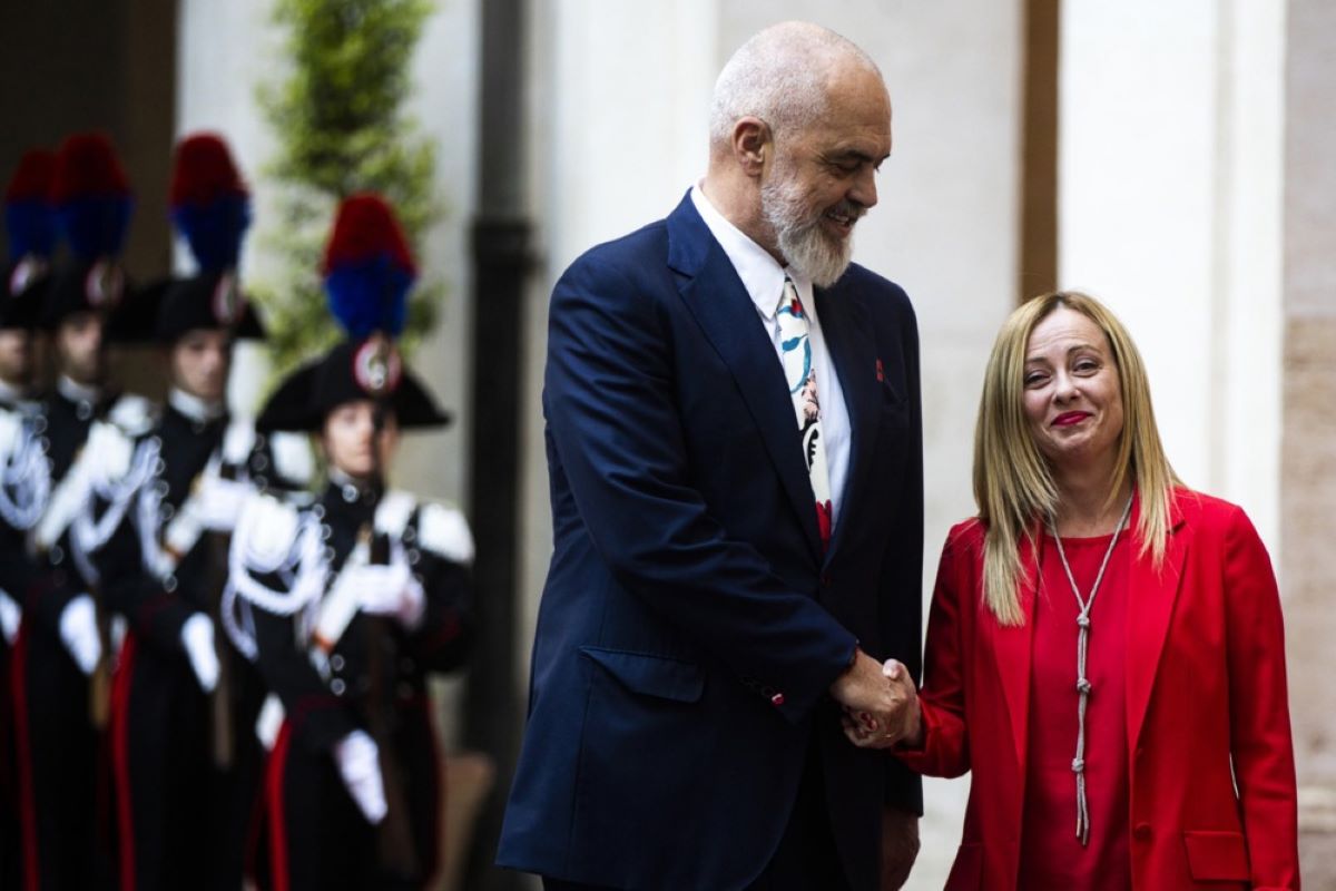 Rama ragon për marrëveshjen për emigrantët me Italinë: Do të vazhdojë për aq kohë sa vendi fqinj do të dojë