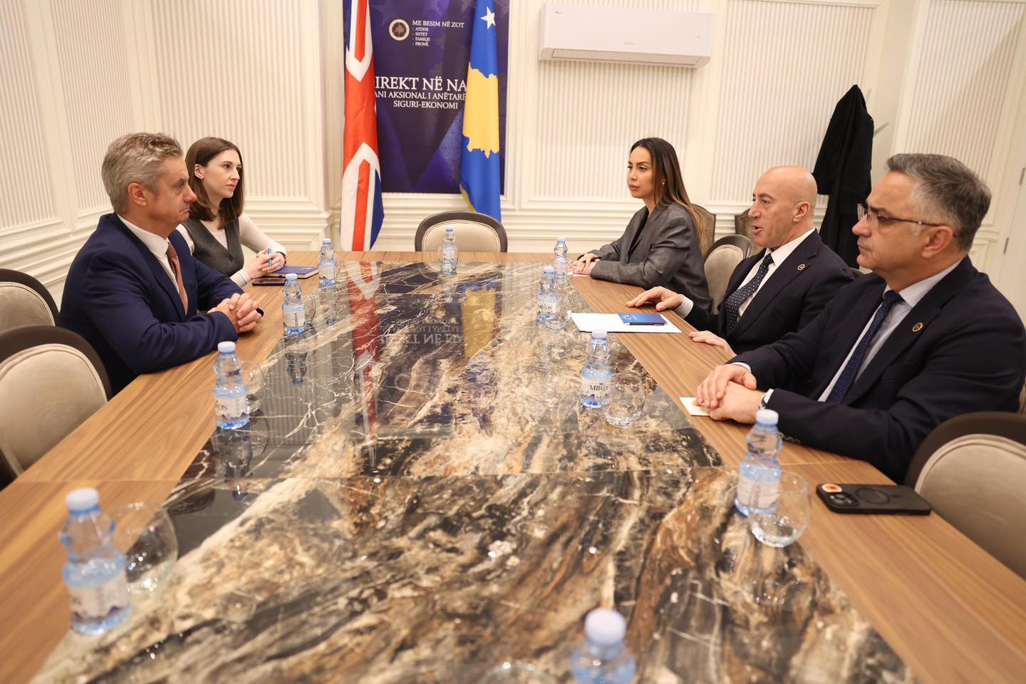Haradinaj në takim me Hargreaves, temë anëtarësimi i Kosovës në NATO