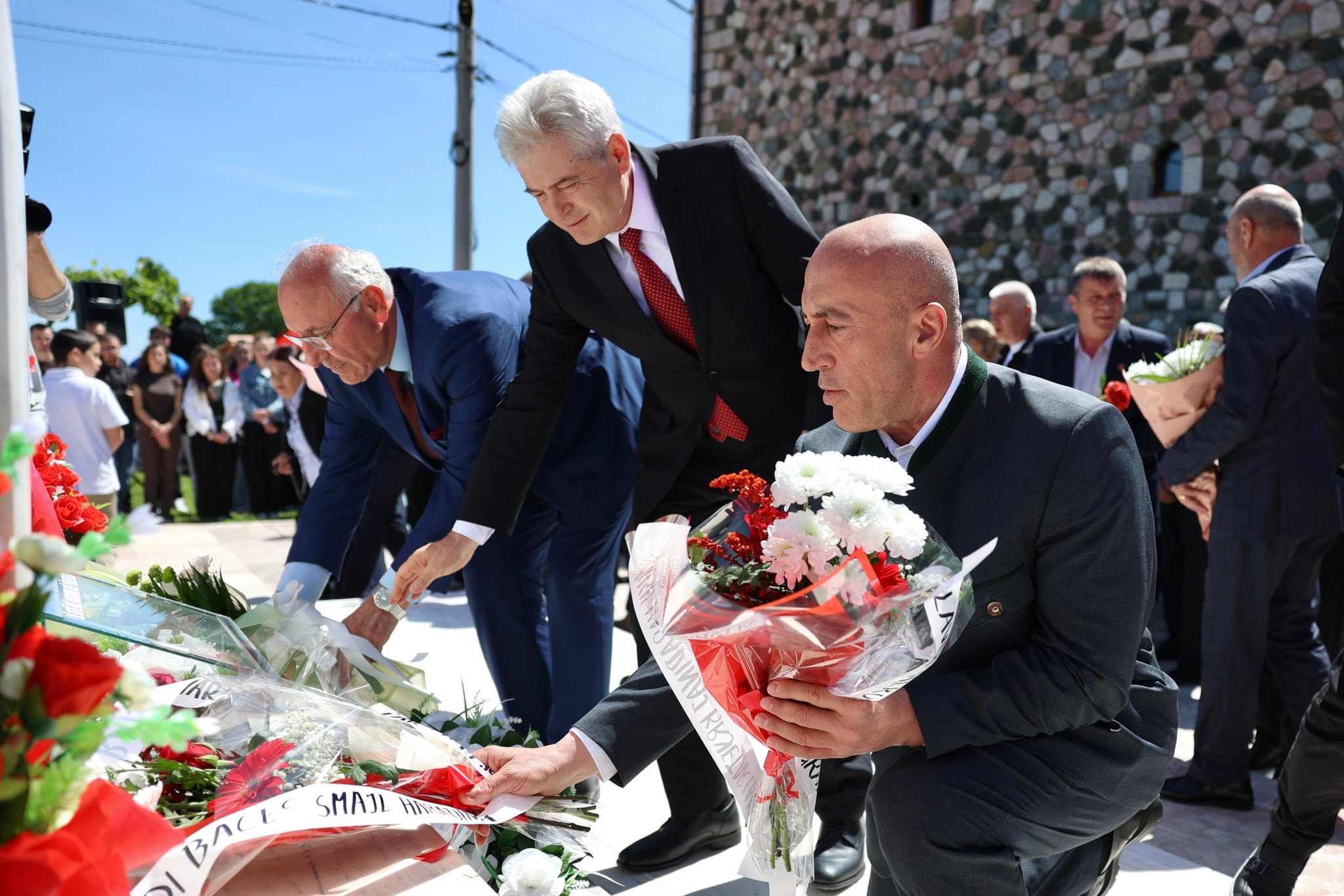 Haradinaj kujton rënien e vëllait dëshmor dhe datëlindjen e heroit kombëtar, Skënderbeut