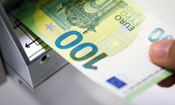 Nësër mbyllet afati për aplikimin për 100 euro për sektorin privat