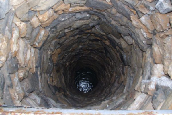Tragjike në Gjilan: Hyri ta pastronte bunarin, 75-vjeçari humb jetën pasi bie brenda tij