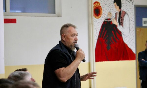 Sami Lushtaku i gëzohet rënies së VV-së: Hovin s’ka mujt me ma ndalë Serbia, e më së paku mundet Albini