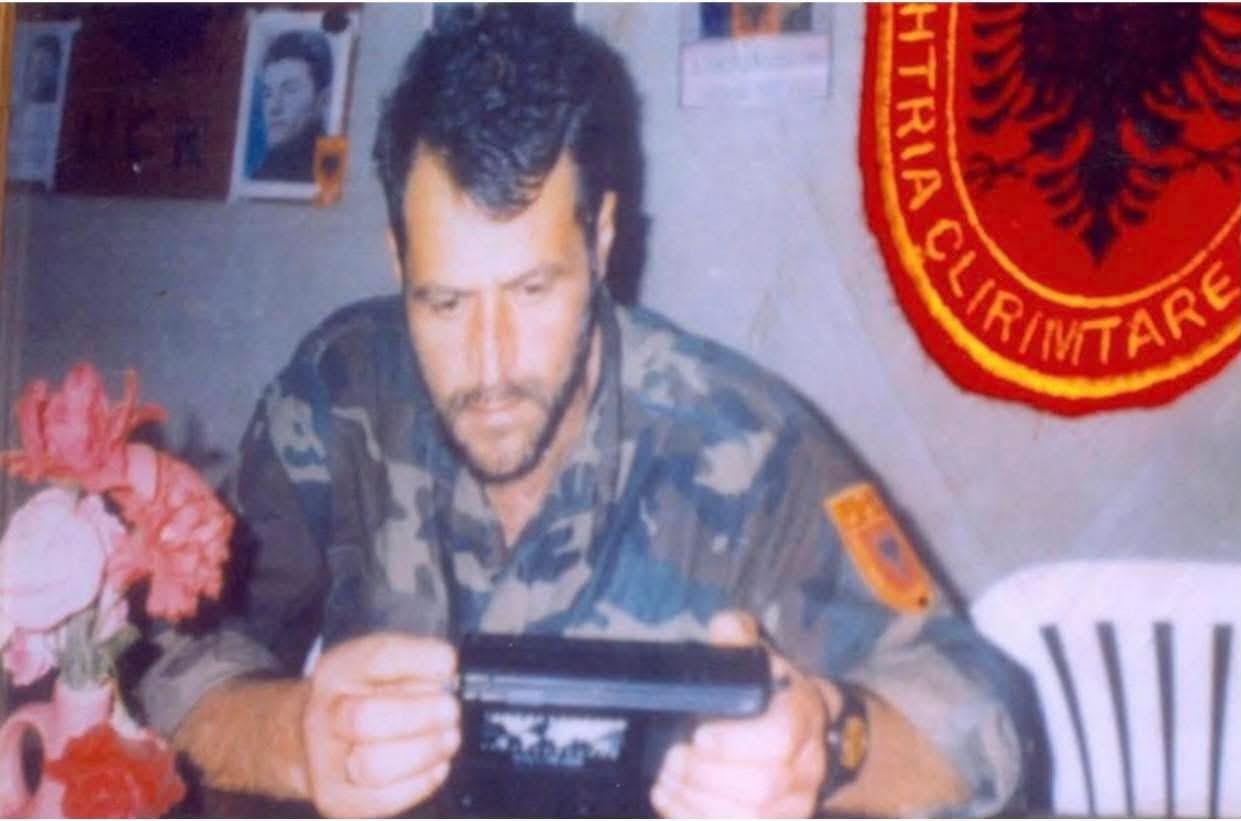 Vdes ish-ushtari i UÇK-së dhe profesori Faik Doda