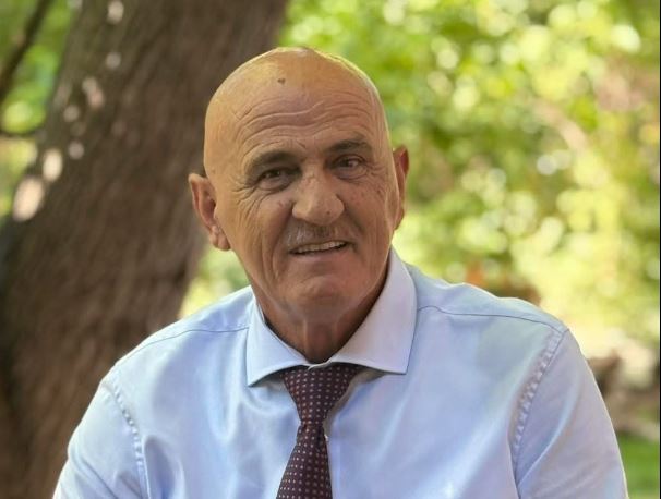 Skenderaj: Organizohen ceremonitë për varrimin e komandantit të UÇK-së, Sahit Jashari