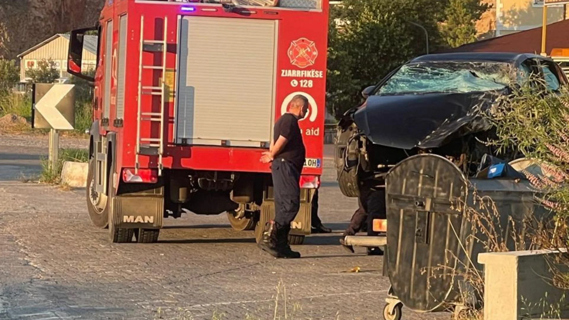 Aksident tragjik në aksin Lezhë-Milot: Humb jetën një kosovar, lëndohet motra dhe djali i tij