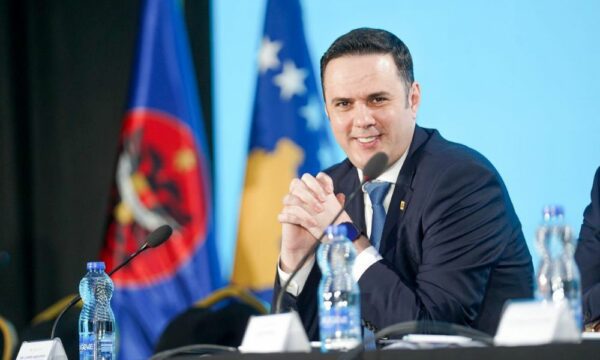 A do të japë dorëheqje? Abdixhiku: As që vjen në shprehje, mos t’i fërkojnë duart
