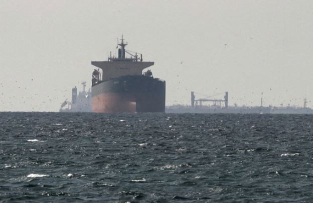 Çmimi i naftës bie në nivelet para krizës Iran–Izrael, lehtësohen shqetësimet për furnizimin global