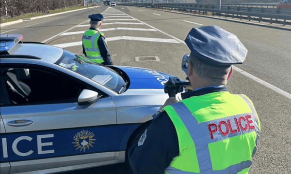 Afër 1900 gjoba për 24 orë, Policia njofton për mbi 70 aksidente e dhjetëra të arrestuar