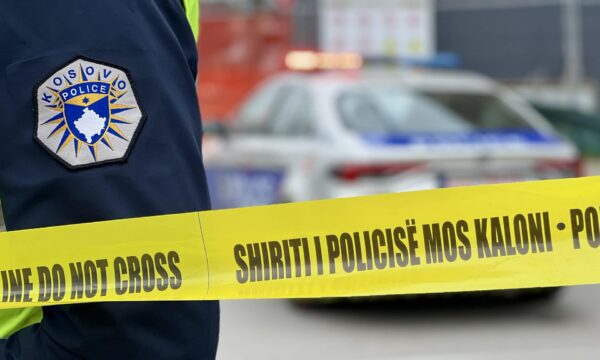 Therje me thikë në Fushë Kosovë – Një person përfundon në QKUK, i dyshuari arrestohet