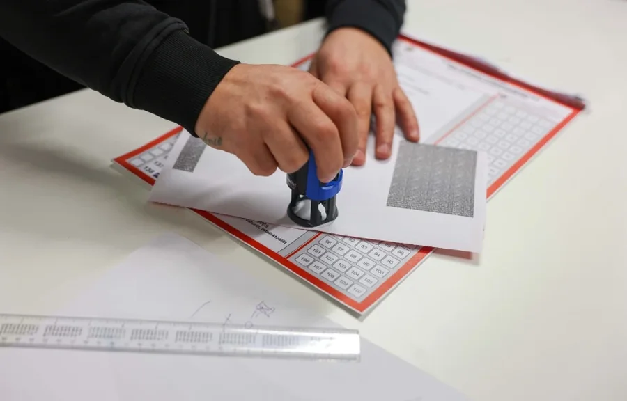 Përfundon numërimi i votave me postë, LVV prin me 72.94%