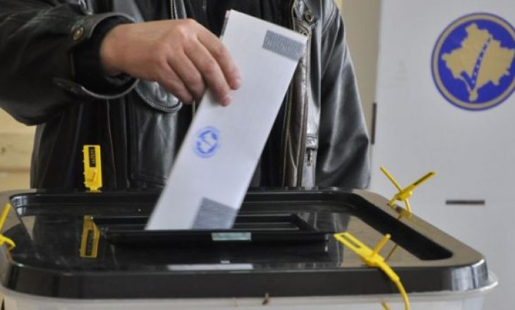 Zgjedhjet në Kosovë: Afër 60 mijë qytetarë kanë votuar deri në orën 11:00
