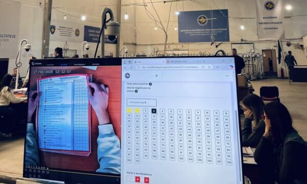 Aprovohen mbi 7 mijë pako me fletëvotime nga mërgata, refuzohen 142 të tjera