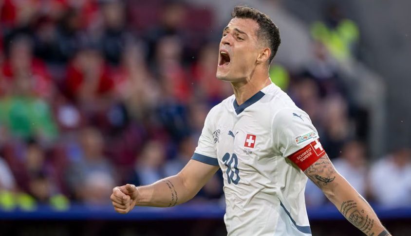 Granit Xhaka kritikon bashkëlojtarët: Duhet të dëgjoni atë që kërkon trajneri