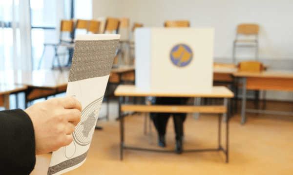 Mediat e huaja për zgjedhjet në Kosovë: Vendi i varfër me tri palë zgjedhje në 18 muaj