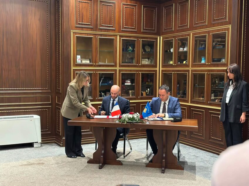 Kosova dhe Franca nënshkruajnë pesë marrëveshje për thellimin e bashkëpunimit
