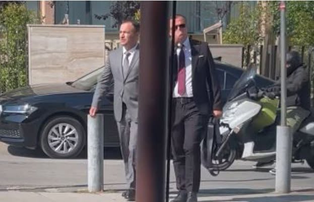 Halil Thaçi i VV-së shihet duke hyr në Prokurorinë Speciale, për çka po intervistohet?